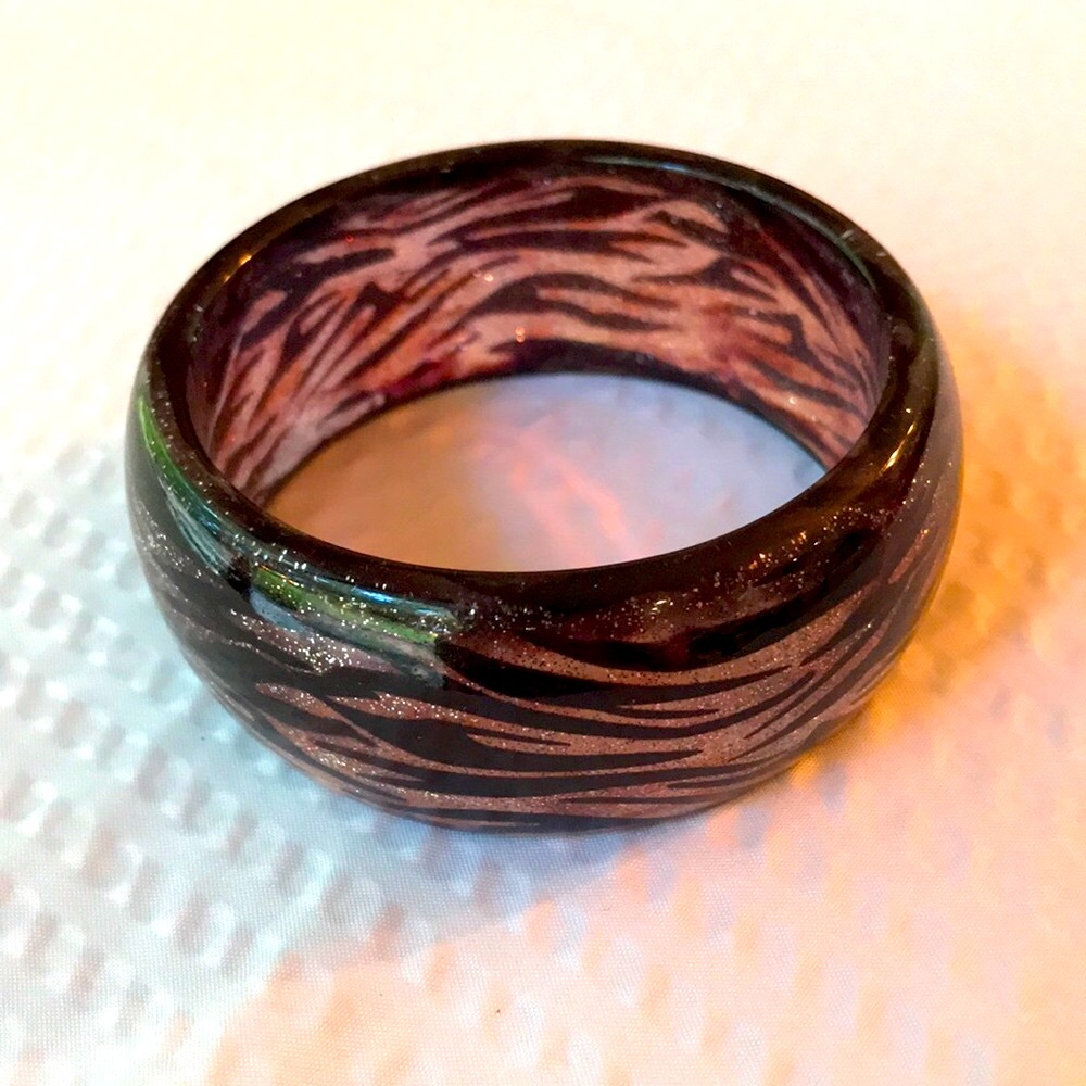 RARE Vintage DISNEY Acrylic/Lucite Glitter Bangle Bracelet